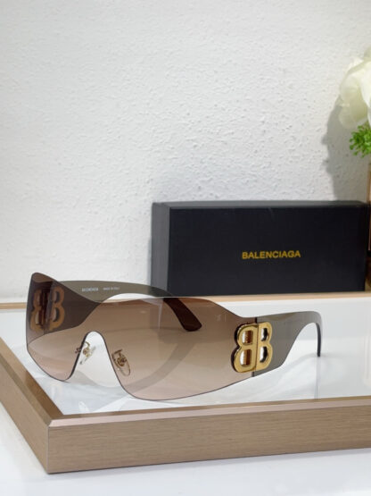 Balenciaga fashion sunglasses - Image 5