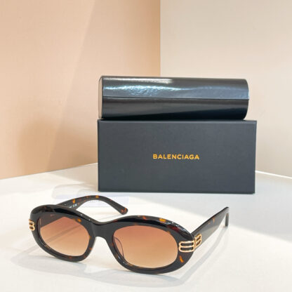 Balenciaga fashion sunglasses - Image 5