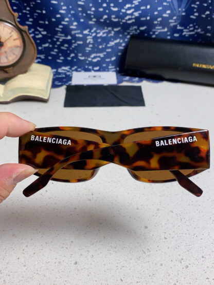 Balenciaga fashion sunglasses - Image 5