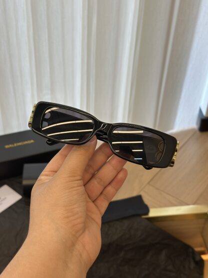 Balenciaga fashion sunglasses - Image 5