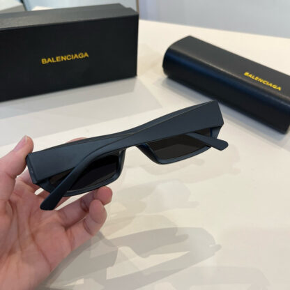 Balenciaga fashion sunglasses - Image 5