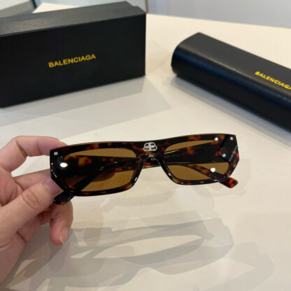 Balenciaga fashion sunglasses - Image 6