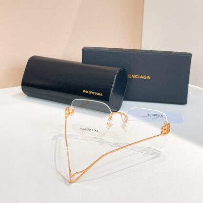 Balenciaga fashion sunglasses - Image 5