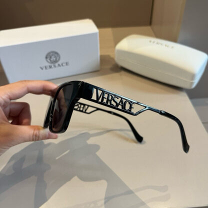 Versace fashion trend sunglasses - Image 5