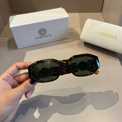 Versace fashion trend sunglasses - Image 5