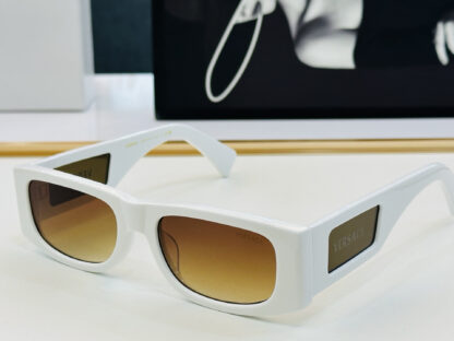 Versace fashion trend sunglasses - Image 5