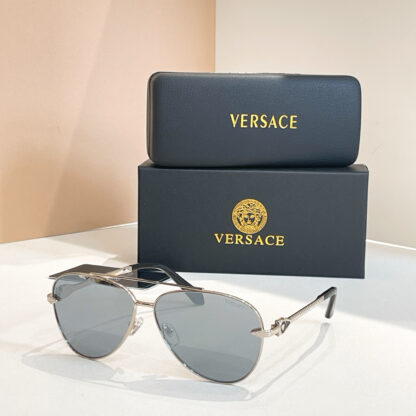 Versace fashion trend sunglasses - Image 5