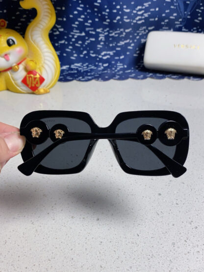 Versace fashion trend sunglasses - Image 6