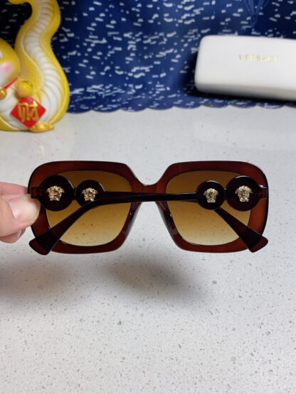 Versace fashion trend sunglasses - Image 6