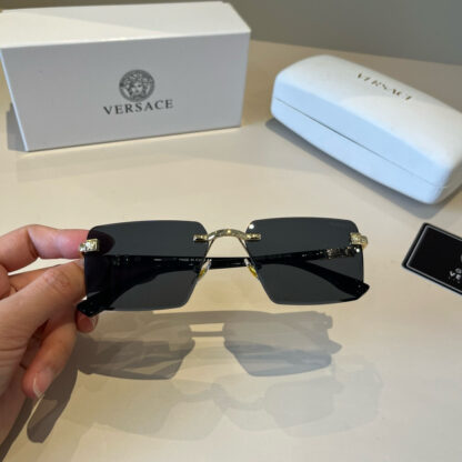 Versace fashion trend sunglasses - Image 5