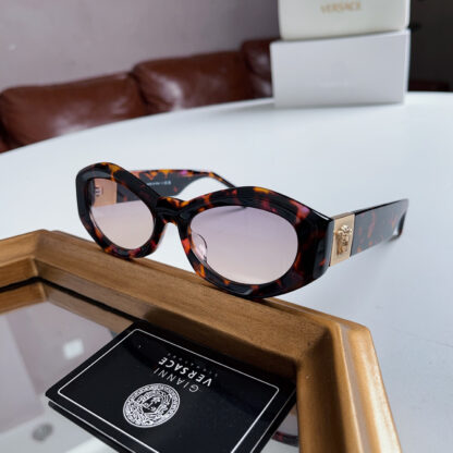 Versace fashion trend sunglasses - Image 5