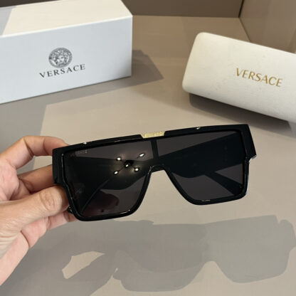 Versace fashion trend sunglasses - Image 6