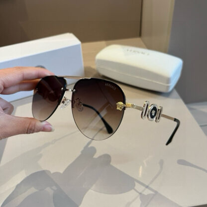 Versace fashion trend sunglasses - Image 5
