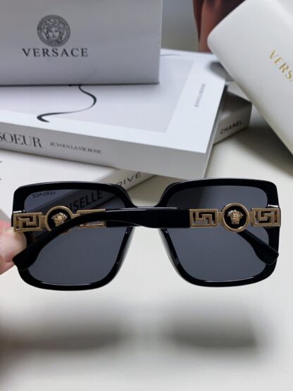 Versace fashion trend sunglasses - Image 5