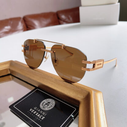 Versace fashion trend sunglasses - Image 5