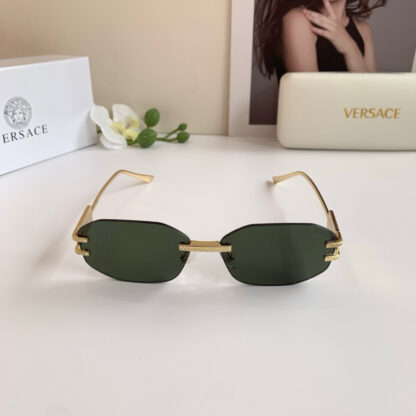 Versace fashion trend sunglasses - Image 5