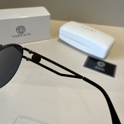 Versace fashion trend sunglasses - Image 5