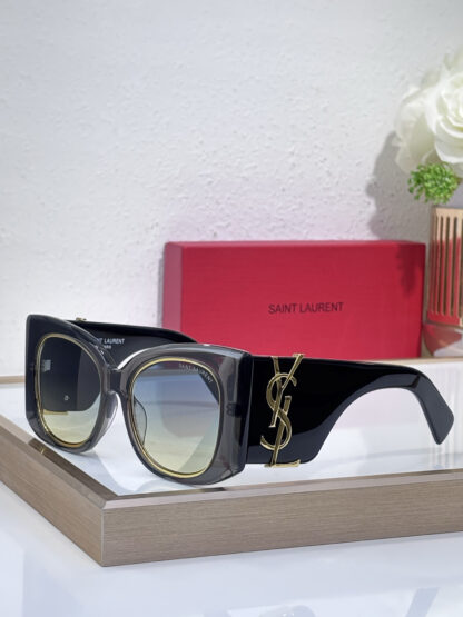 Yves Saint Laurent fashion sunglasses - Image 5