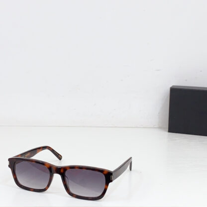 Yves Saint Laurent fashion sunglasses - Image 5