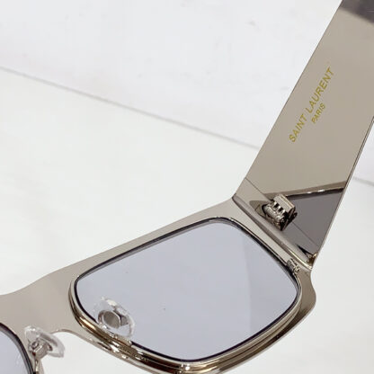 Yves Saint Laurent fashion sunglasses - Image 5
