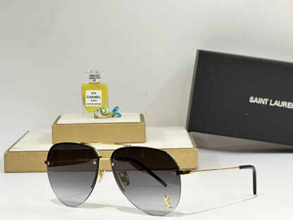 Yves Saint Laurent fashion sunglasses - Image 5