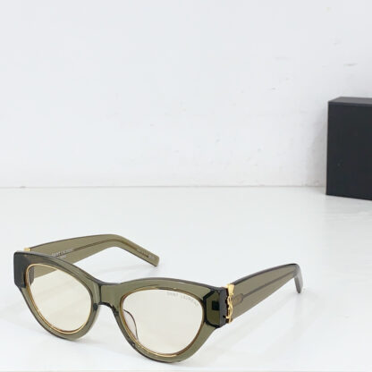 Yves Saint Laurent fashion sunglasses - Image 5