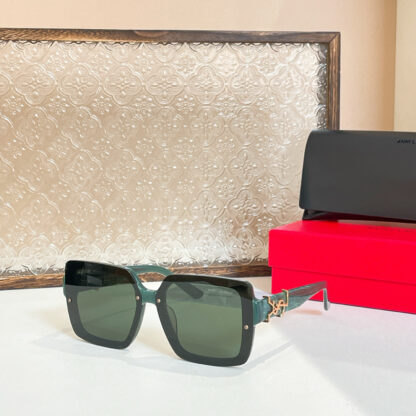 Yves Saint Laurent fashion sunglasses - Image 5