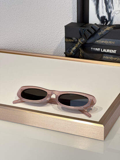 Yves Saint Laurent fashion sunglasses - Image 5