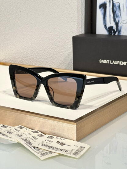 Yves Saint Laurent fashion sunglasses - Image 5