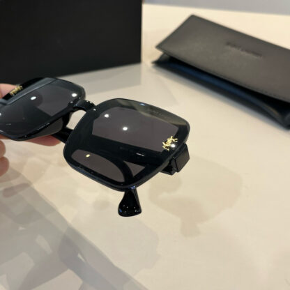 Yves Saint Laurent fashion sunglasses - Image 5