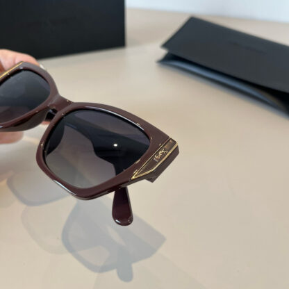 Yves Saint Laurent fashion sunglasses - Image 5