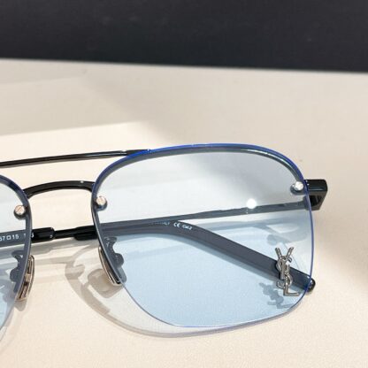 Yves Saint Laurent fashion sunglasses - Image 5