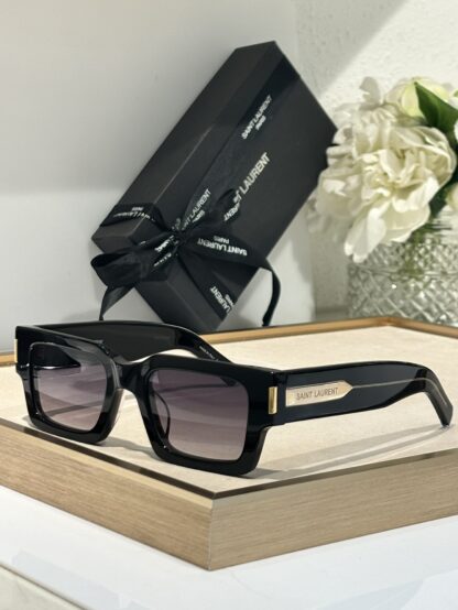 Yves Saint Laurent fashion sunglasses - Image 4