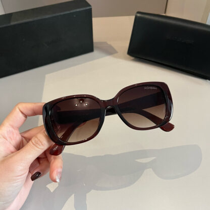 Yves Saint Laurent fashion sunglasses - Image 5