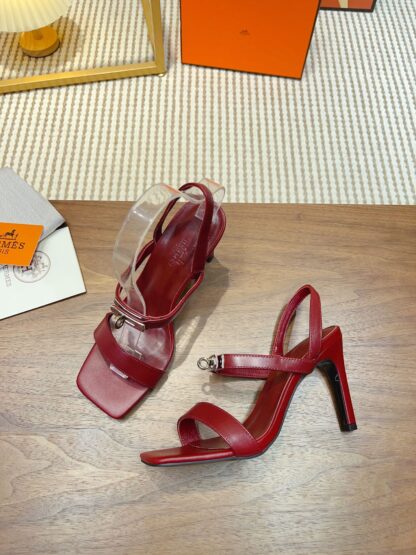 Hermès handmade stiletto sandals in dark red - Image 3