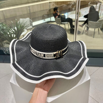 Dior straw hat with large brim and colorblock pattern - Image 6
