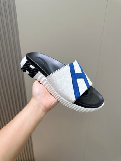 Hermès men's ultra-light and comfortable white and blue color matching slippers - Image 5