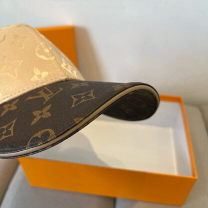 Louis Vuitton Korean version of the new British sports baseball cap - Image 5