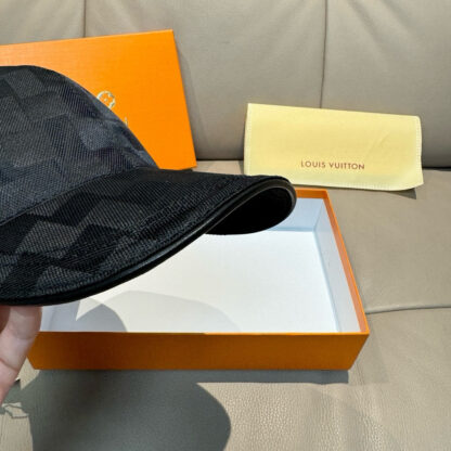 Louis Vuitton Classic Checkerboard Baseball Cap - Image 5
