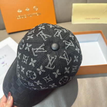 Louis Vuitton embossed leather baseball cap - Image 5