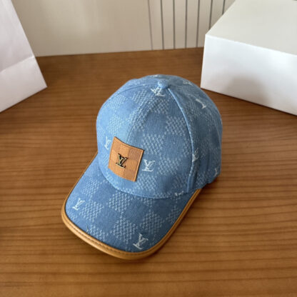 Louis Vuitton lightweight breathable baseball cap for men and women - Image 5