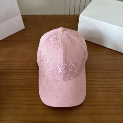 Louis Vuitton lightweight breathable baseball cap for men and women - Image 5