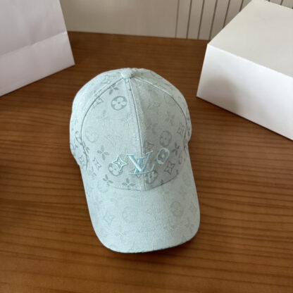 Louis Vuitton lightweight breathable baseball cap for men and women - Image 5