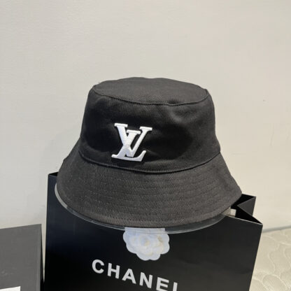 Louis Vuitton double-sided bucket hat - Image 5