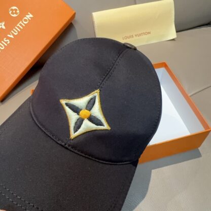 Louis Vuitton quatrefoil embroidered baseball cap - Image 5