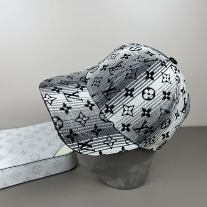 Louis Vuitton Unisex Baseball Cap - Image 4