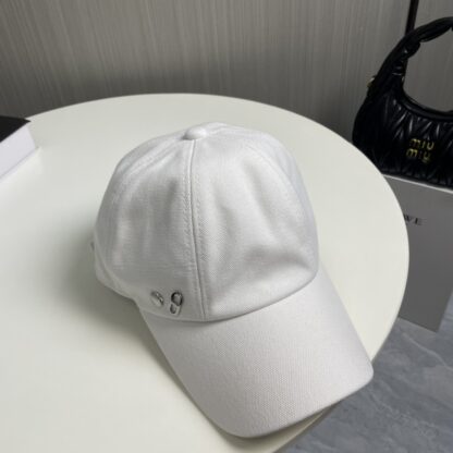 Hermès Women's Baseball Cap - Image 5