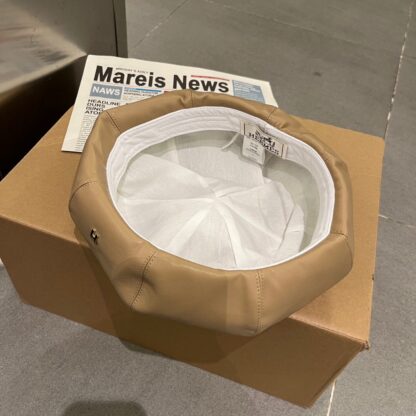 Hermès Octagonal Beret - Image 5