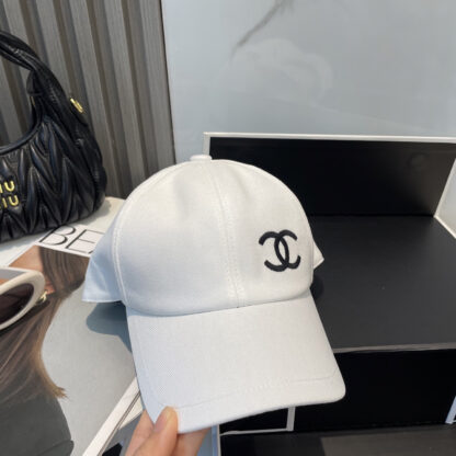 Chanel double-sided embroidered baseball cap - Image 5