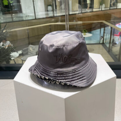 Dior casual double-sided bucket hat - Image 6